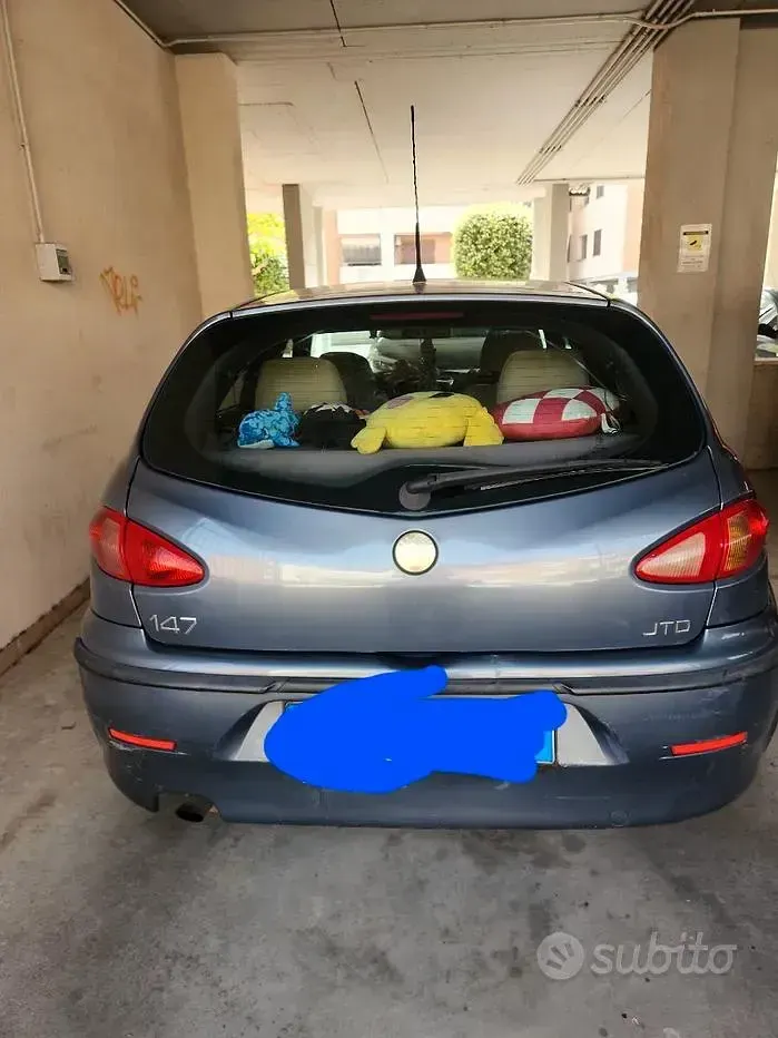 Usata Alfa Romeo 147 116 CV (85 kW) 2004 Grigio Utilitaria