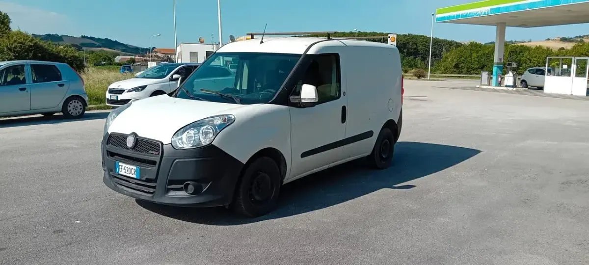 Usata Fiat Doblò 75 CV (55 kW) 2011 Bianco Monovolume