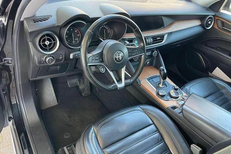 Usata Alfa Romeo Stelvio Executive 210 CV (154 kW) 2017 Nero SUV