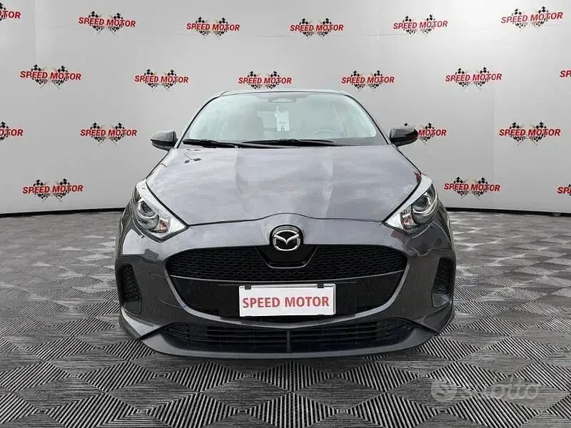 Begagnad Mazda 2 Center-Line 116 HK (85 kW) 2024 Grå Halvkombi