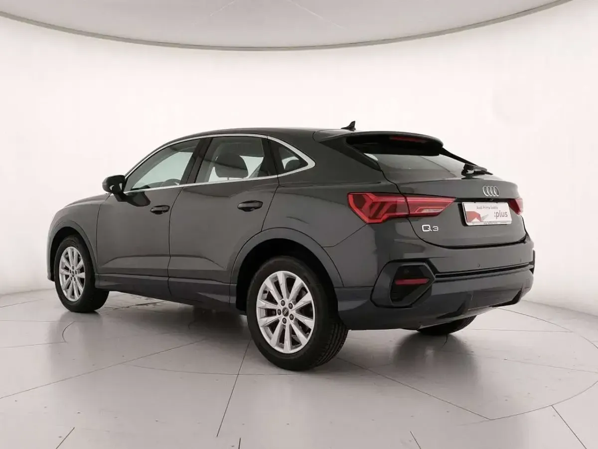 Usata Audi Q3 Sportback Business Plus 150 CV (110 kW) 2023 Grigio atomico metallizzato SUV