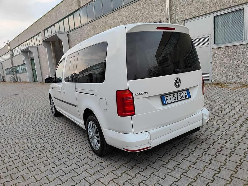 Usata VW Caddy Maxi Style 102 CV (75 kW) 2019 Bianco Monovolume