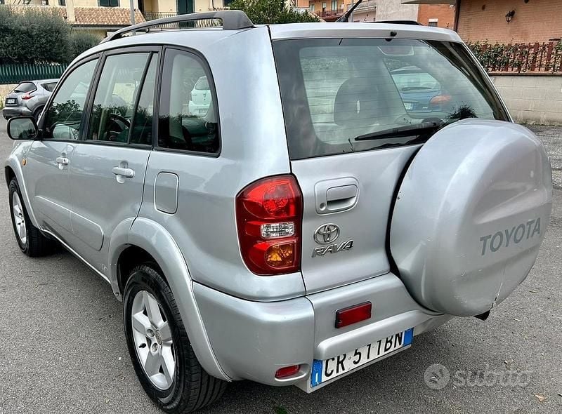 Usata Toyota RAV4 Sol 150 CV (110 kW) 2004 Grigio SUV