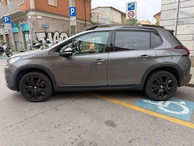 Usata Peugeot 2008 GT-line 120 CV (88 kW) 2018 Grigio SUV