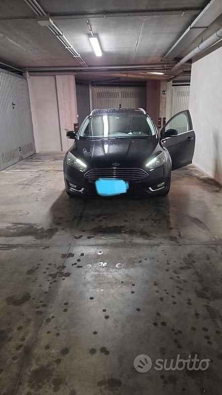 Usata Ford Focus Titanium 120 CV (88 kW) 2017 Nero Station wagon