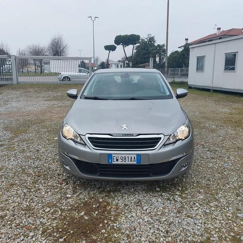 Usata Peugeot 308 Business-Line 116 CV (85 kW) 2014 Grigio Berlina