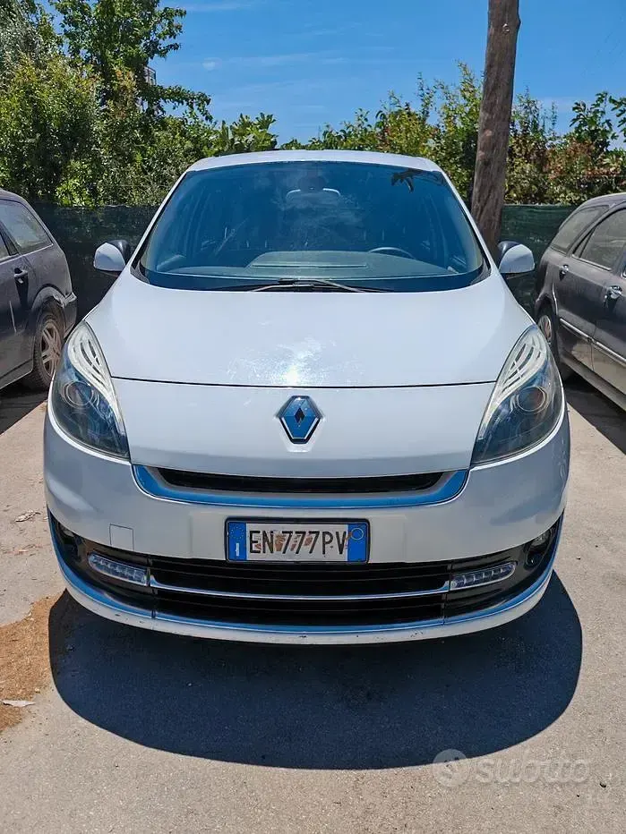 Usata Renault Scénic III 130 CV (95 kW) 2012 Bianco Monovolume