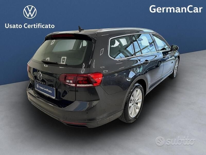 Usata VW Passat Business 150 CV (110 kW) 2023 Grigio Station wagon