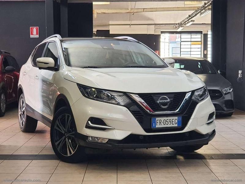 Usata Nissan Qashqai N-Connecta 131 CV (96 kW) 2018 Bianco SUV
