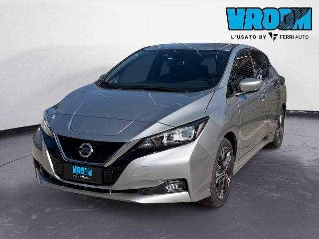 Usata Nissan Leaf Tekna 89 kW (122 CV) 2022 Grigio Utilitaria