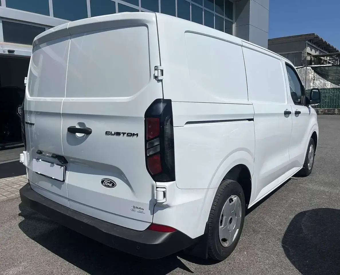 Nuova Ford Transit Custom Trend 110 CV (80 kW) 2026 Frozen white Furgone