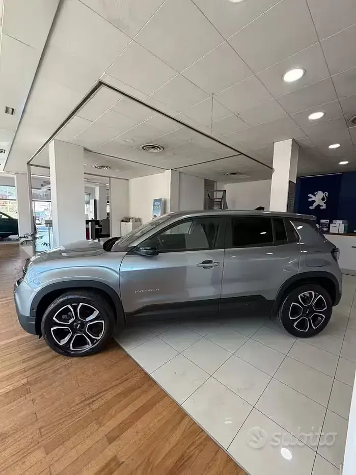 Usata Jeep Avenger Summit 101 CV (74 kW) 2025 SUV