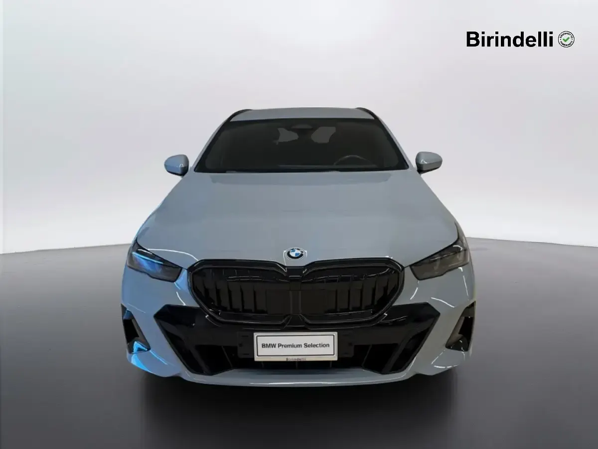 Usata BMW 520 Comfort Edition 197 CV (144 kW) 2024 Brooklyn grey metallic Station wagon