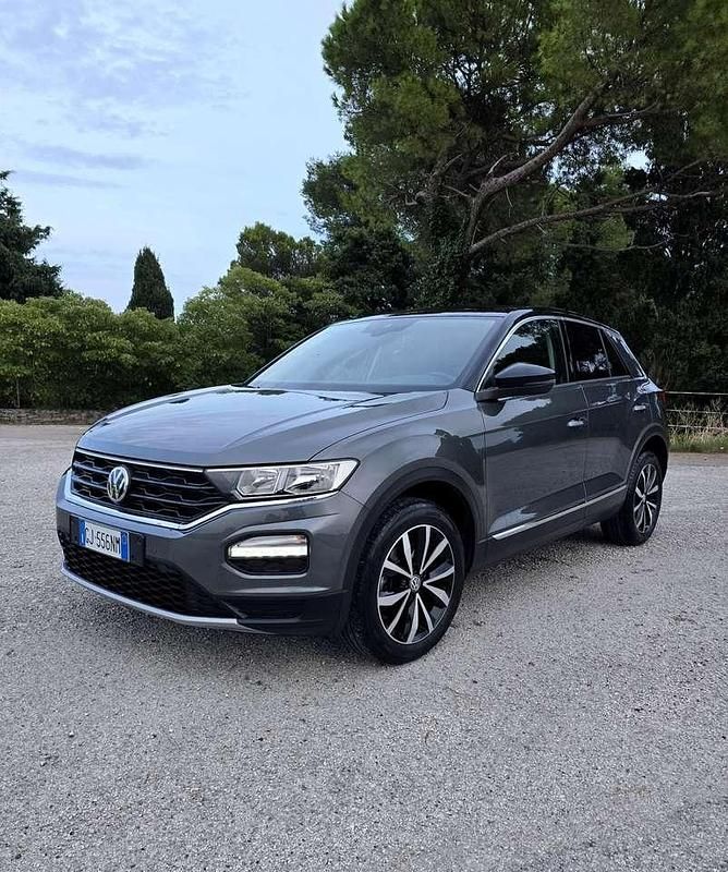 Grigio Usata 2018 VW T-Roc Style SUV | 19.500 € (Cara) - Immagine 1/4
