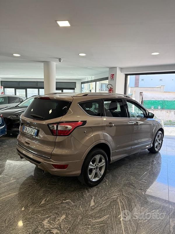Usata Ford Kuga S 180 CV (132 kW) 2018 Giallo SUV
