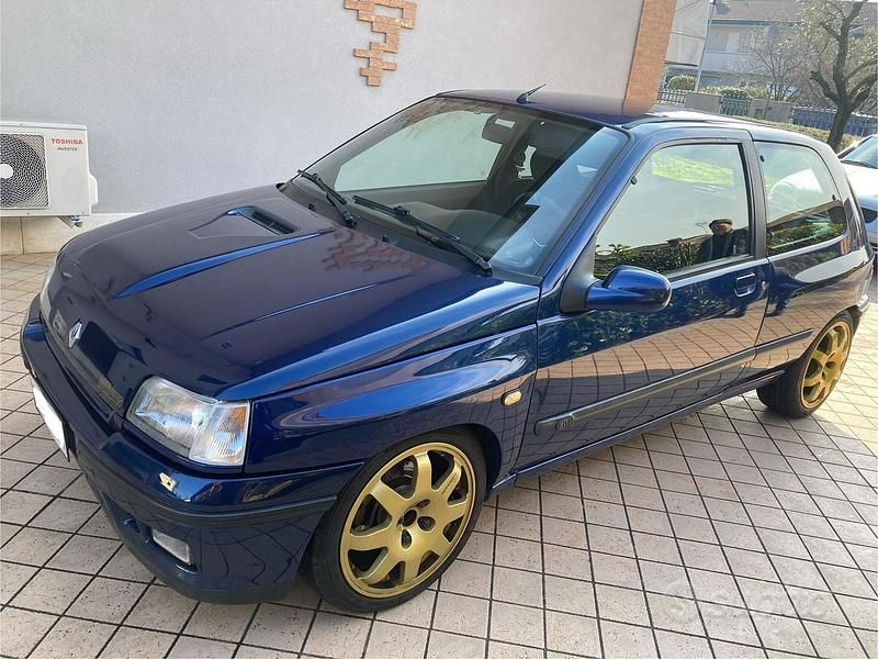 Käytetty Renault Clio 135 HP (99 kW) 1996 Sininen Viistoperä