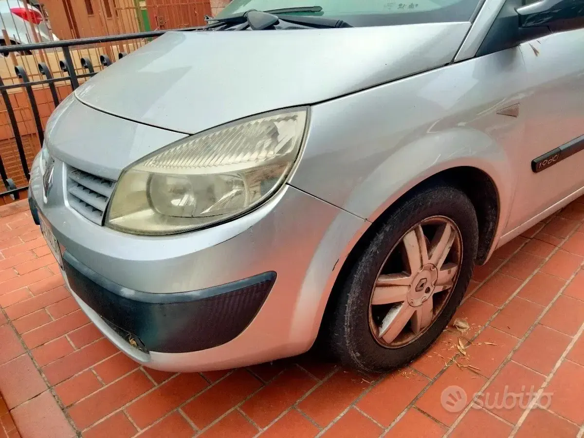 Usata Renault Scenic E-Tech 130 CV (95 kW) 2007 Grigio Monovolume