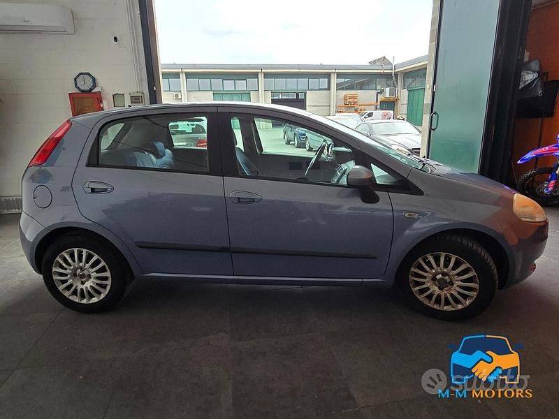 Usata Fiat Grande Punto Dynamic 90 CV (66 kW) 2009 Blu Utilitaria