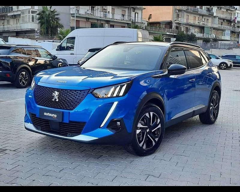 Blu Usata 2022 Peugeot e-2008 GT-line SUV | 20.900 € (Buon prezzo) - Immagine 1/4