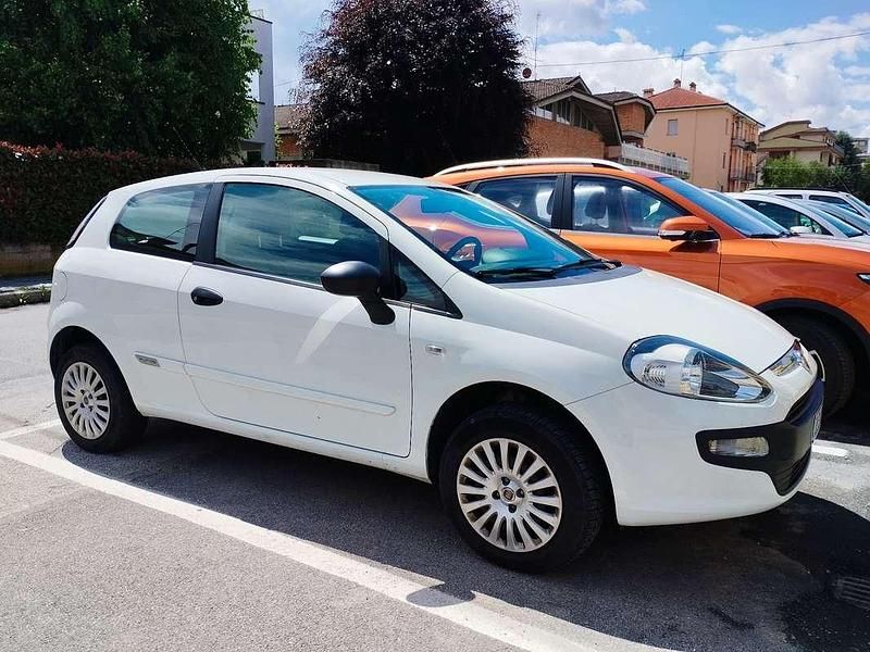 Usata Fiat Punto Evo Active 69 CV (50 kW) 2010 Utilitaria