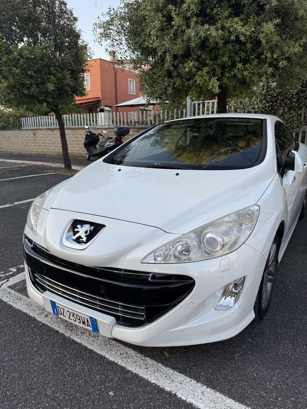 Usata 2010 Peugeot 308 CC Cabrio | 7000 € (Buon prezzo) - Immagine 1/4
