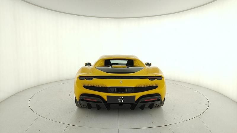 Usata Ferrari 296 663 CV (487 kW) 2022 Giallo Coupé
