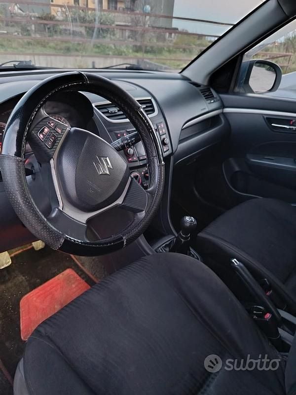 Begagnad Suzuki Swift 75 HK (55 kW) 2013 Vit Sedan