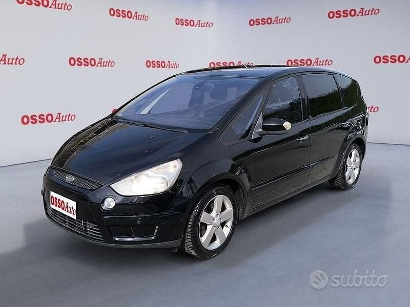 Usata Ford S-MAX Titanium 140 CV (102 kW) 2008 Nero Monovolume