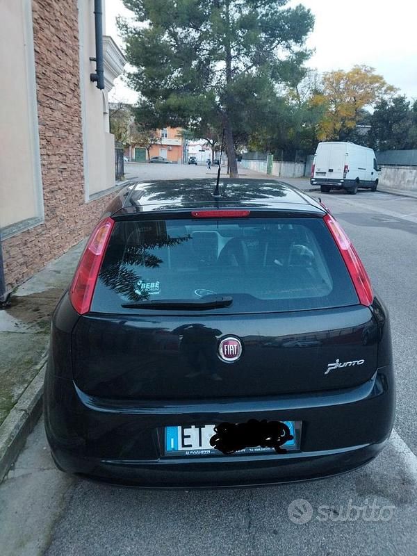 Usata Fiat Punto 69 CV (50 kW) 2014 Nero Berlina