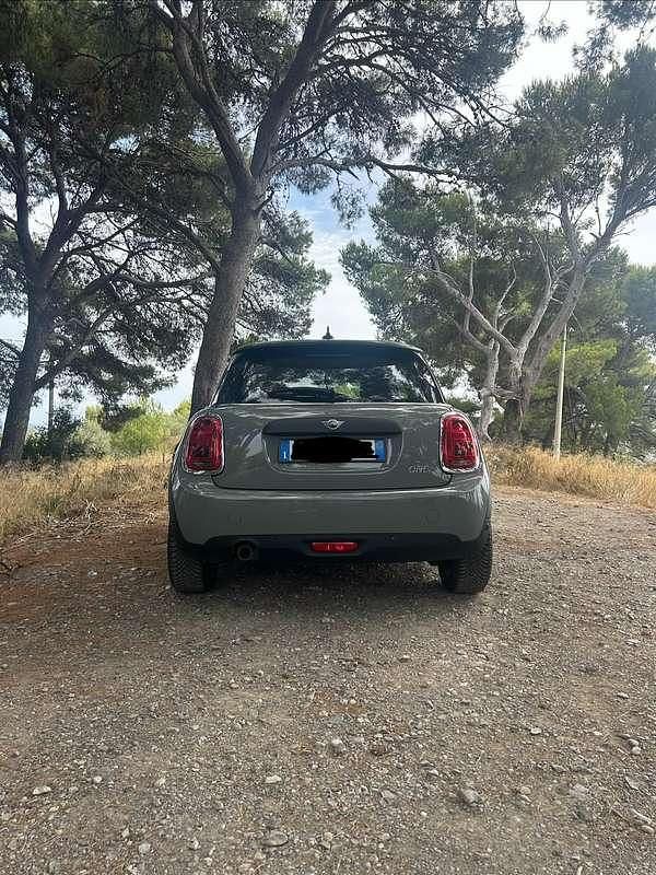 Begagnad Mini ONE 75 HK (55 kW) 2020 Halvkombi