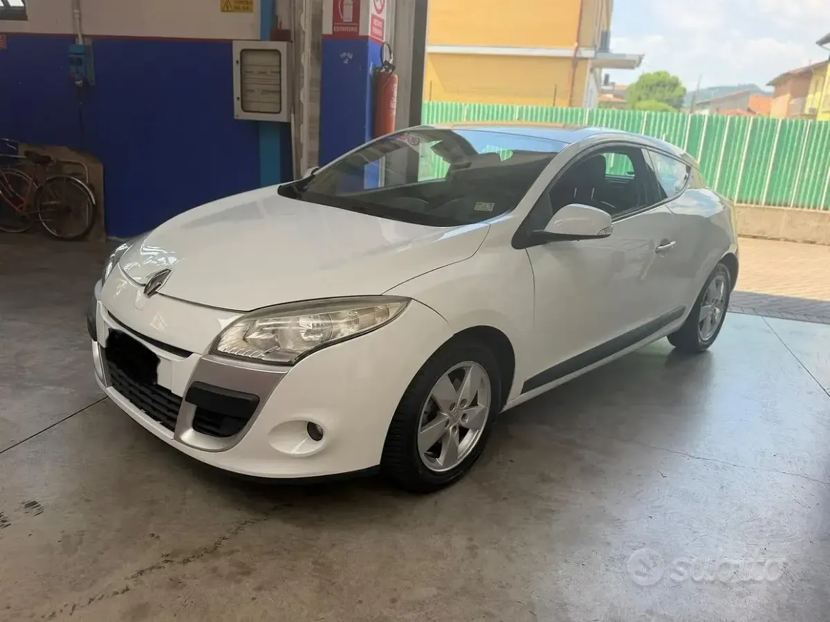 Usata Renault Mégane Coupé Dynamique 110 CV (80 kW) 2009 Bianco Coupé