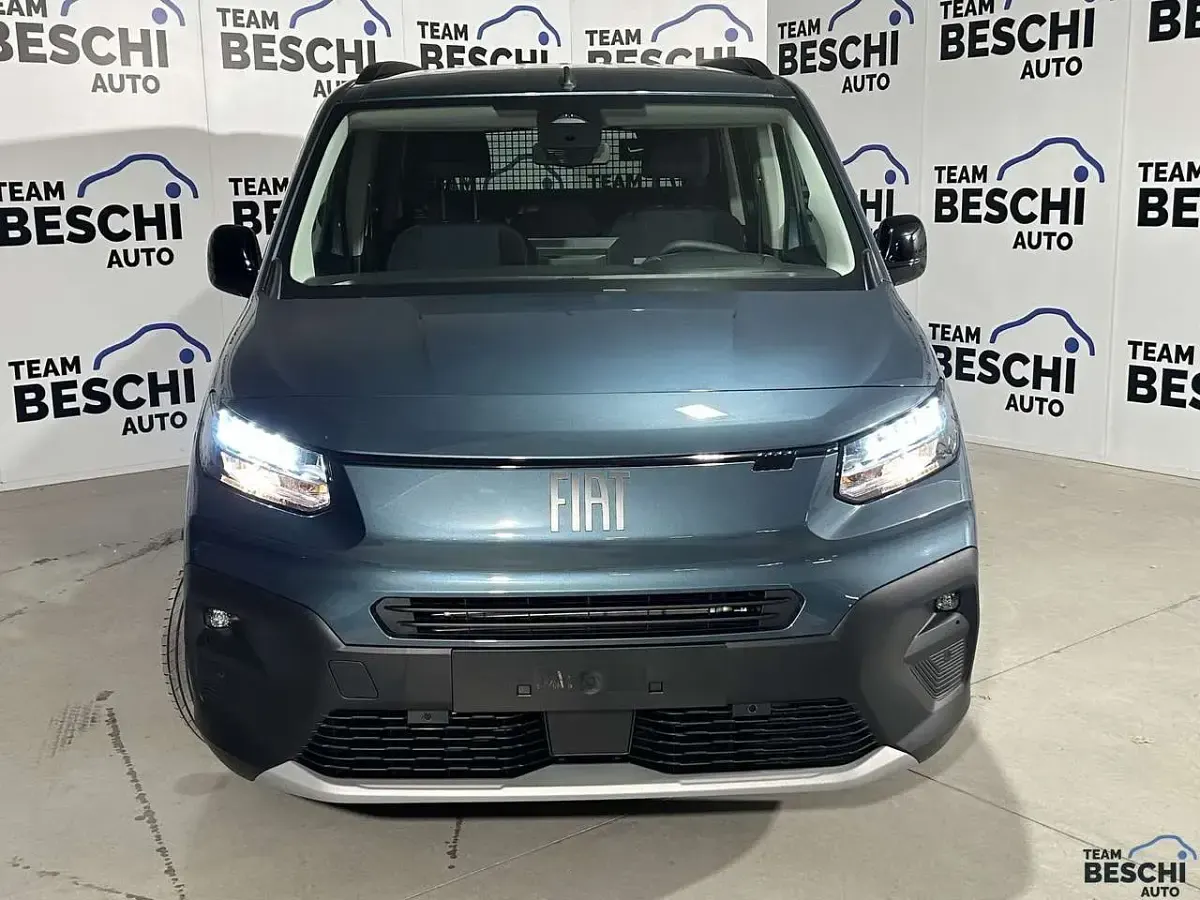 Nuova Fiat Doblò 131 CV (96 kW) 2026 Blu/azzurro Monovolume