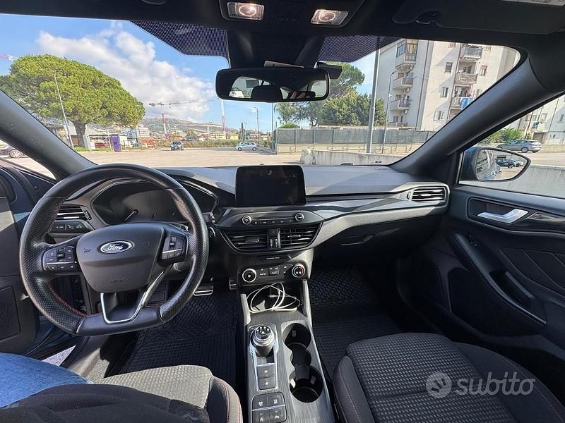 Usata Ford Focus ST-Line 120 CV (88 kW) 2020 Blu Berlina