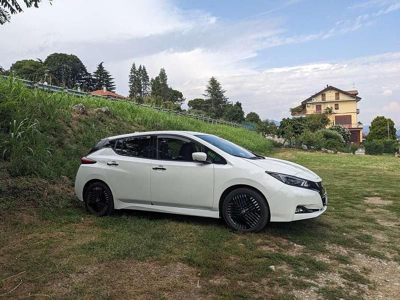 Bianco Usata 2022 Nissan Leaf N-Connecta Utilitaria | 16.000 € (Buon prezzo) - Immagine 1/4