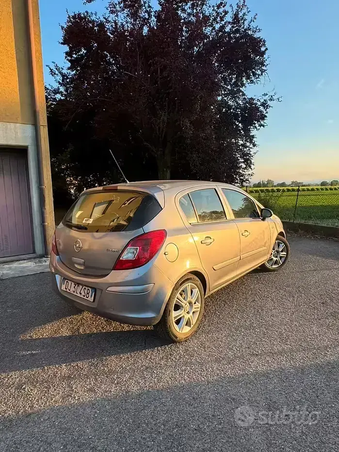 Usata Opel Corsa 2007 Grigio Utilitaria