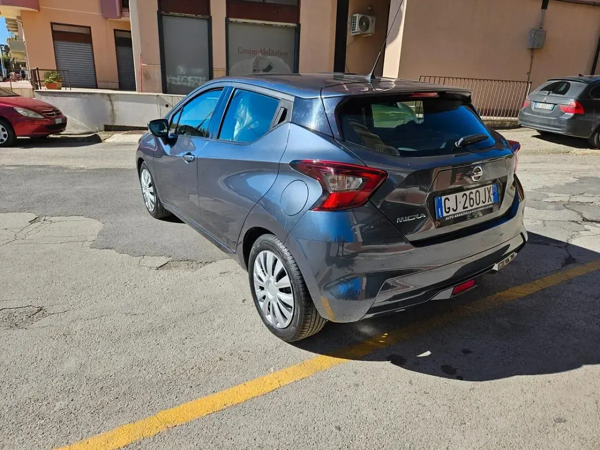 Usata Nissan Micra 92 CV (67 kW) 2022 Grigio Utilitaria