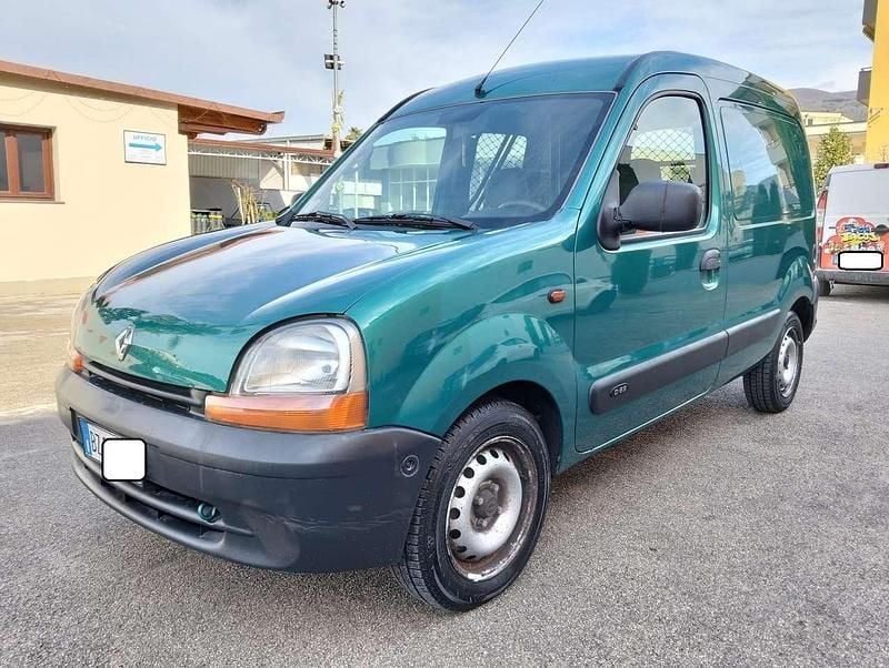 Usata Renault Kangoo 64 CV (47 kW) 2002 Verde Monovolume