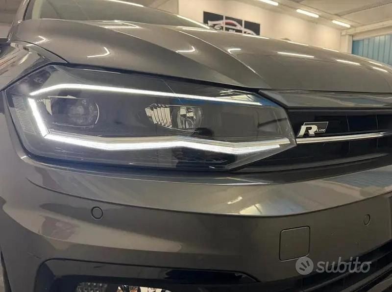 Usata VW Polo R-line 90 CV (66 kW) 2019 Grigio Utilitaria