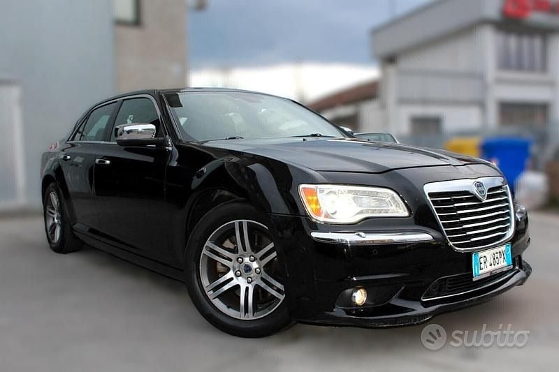 Usata Lancia Thema 239 CV (175 kW) 2013 Nero Berlina