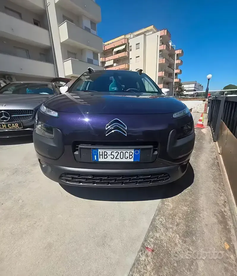 Usata Citroën C4 Shine Edition 82 CV (60 kW) 2015 Viola Berlina