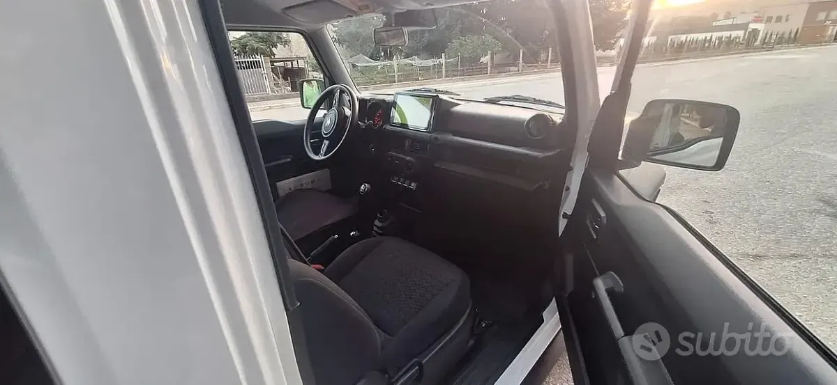 Usata Suzuki Jimny 102 CV (75 kW) 2024 Bianco SUV