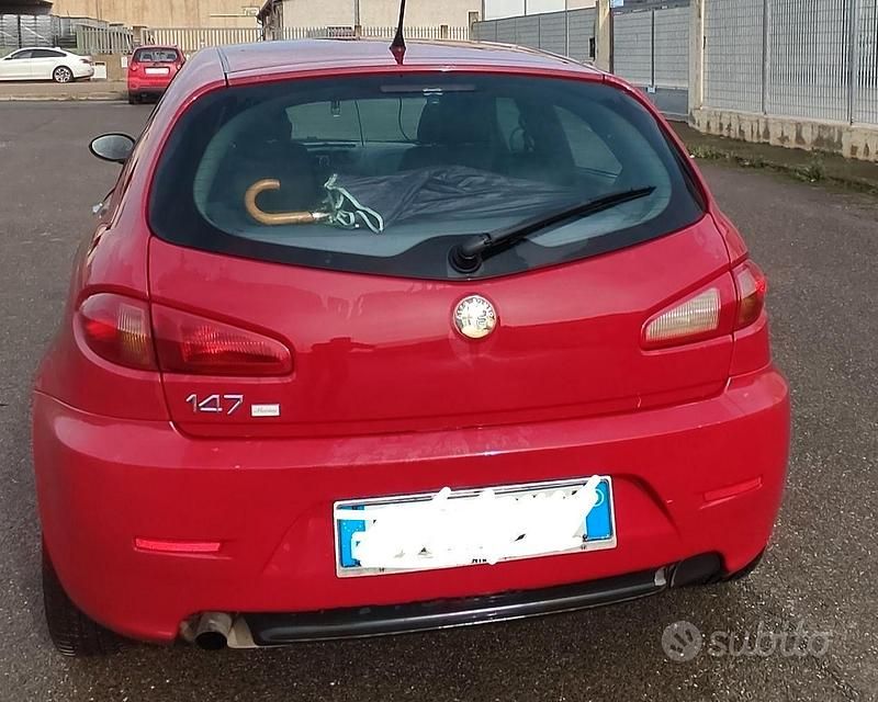 Usata Alfa Romeo 147 120 CV (88 kW) 2009 Rosso Utilitaria