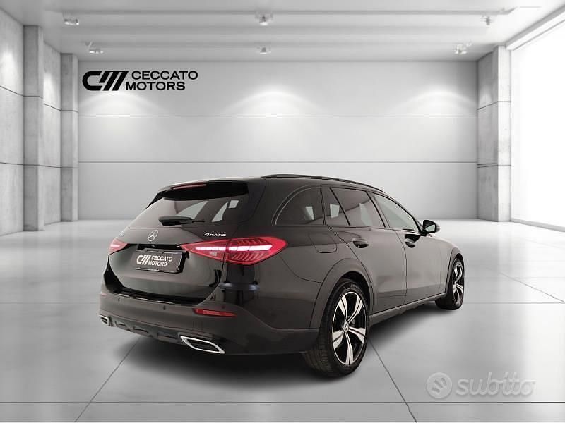 Usata Mercedes C220 Premium 200 CV (147 kW) 2022 Nero Station wagon