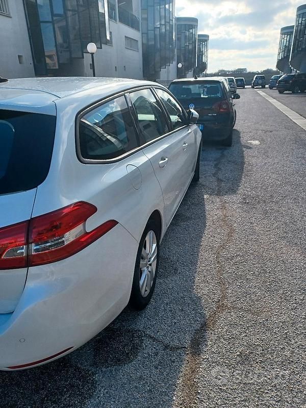 Usata Peugeot 308 SW Business-Line 120 CV (88 kW) 2017 Bianco Station wagon