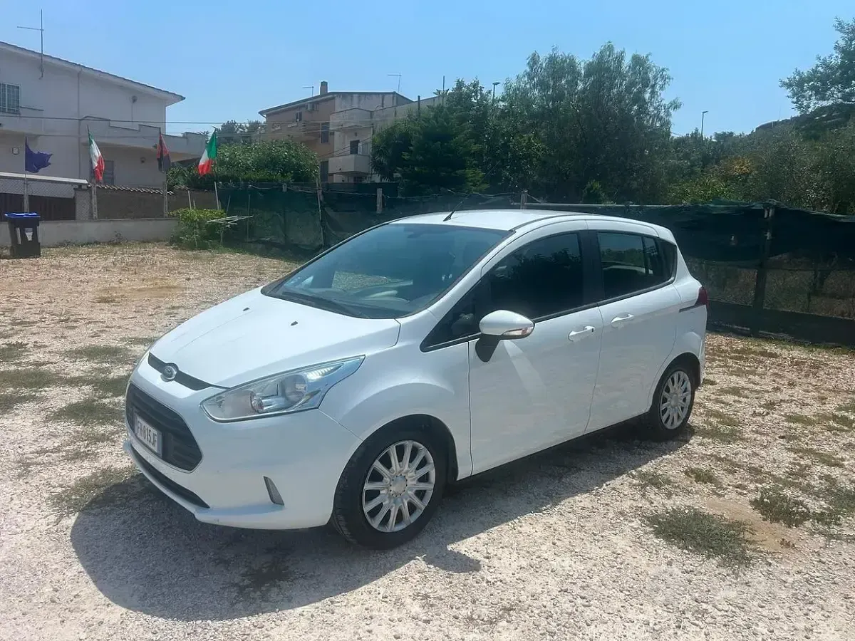 Usata Ford B-MAX Titanium 95 CV (69 kW) 2017 Bianco Monovolume