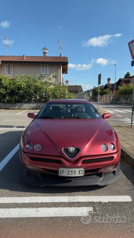 Second-hand Alfa Romeo GTV 150 CP (110 kW) 1997 Roșu Coupe