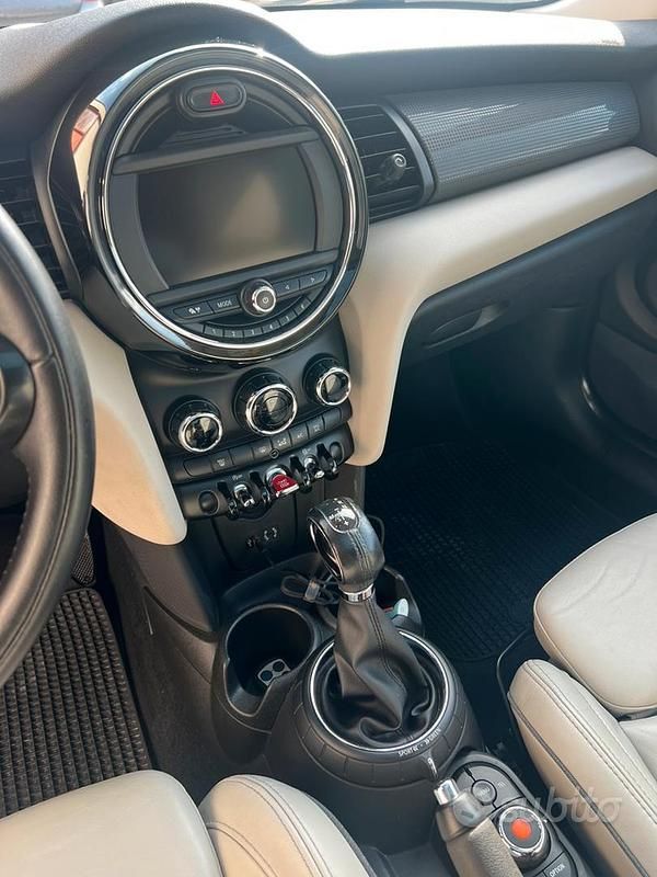 Usata Mini Cooper D 116 CV (85 kW) 2016 Nero Utilitaria