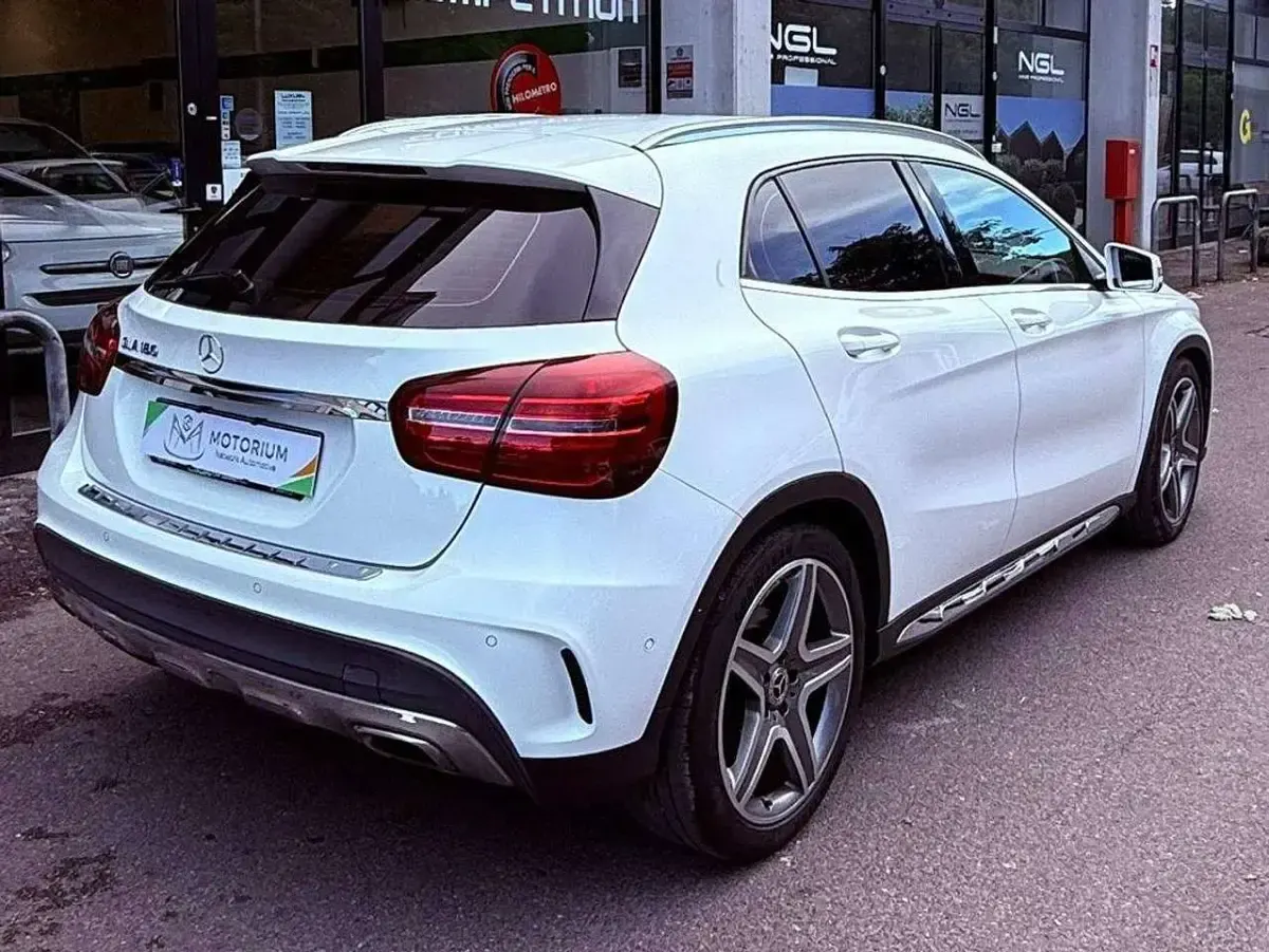 Usata Mercedes GLA180 Premium 122 CV (89 kW) 2018 Bianco SUV