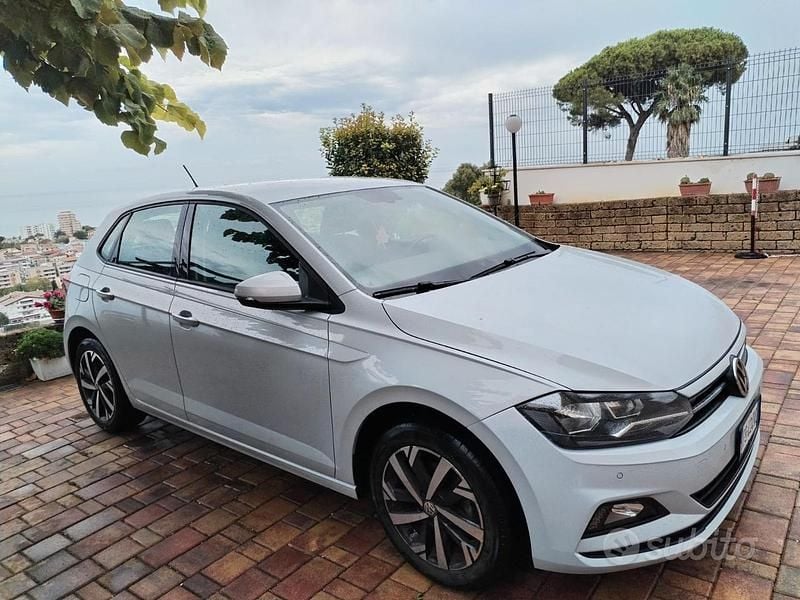 Bianco Usata 2018 VW Polo Comfortline Due volumi | 13.500 € (Buon prezzo) - Immagine 1/4