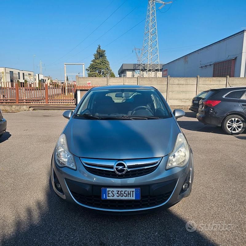 Usata Opel Corsa 86 CV (63 kW) 2013 Grigio Utilitaria